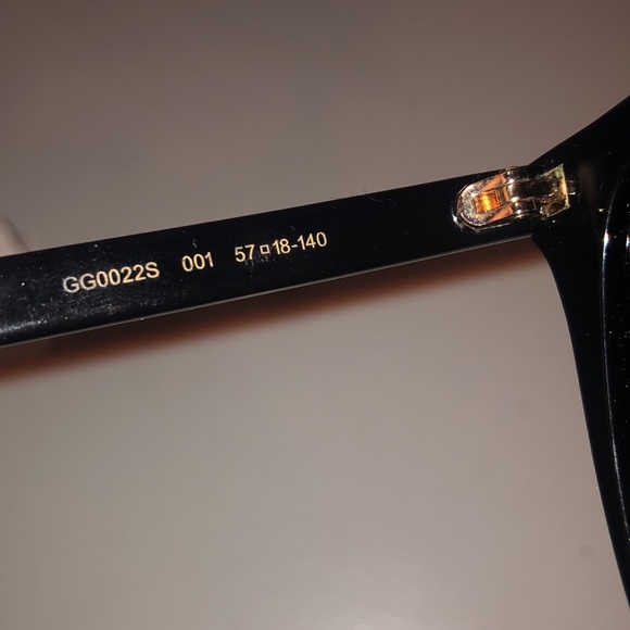 Beautiful oversized Gucci sunnies - Picture 6 of 8
